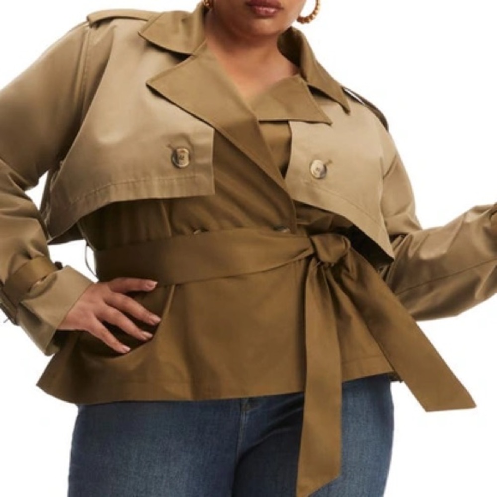 NWOT. Good American Cropped Military Green Trench with Belt, size 3